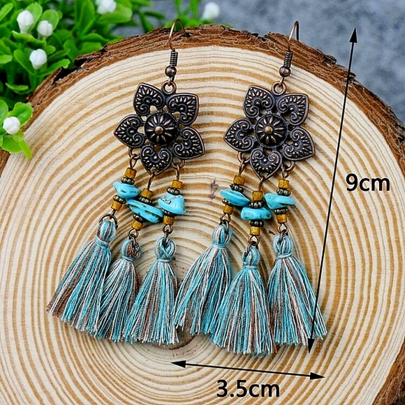 CLEARANCE*NWOT* Emery Rose Flower Tassel Decor Drop Earrings - Picture 3 of 3